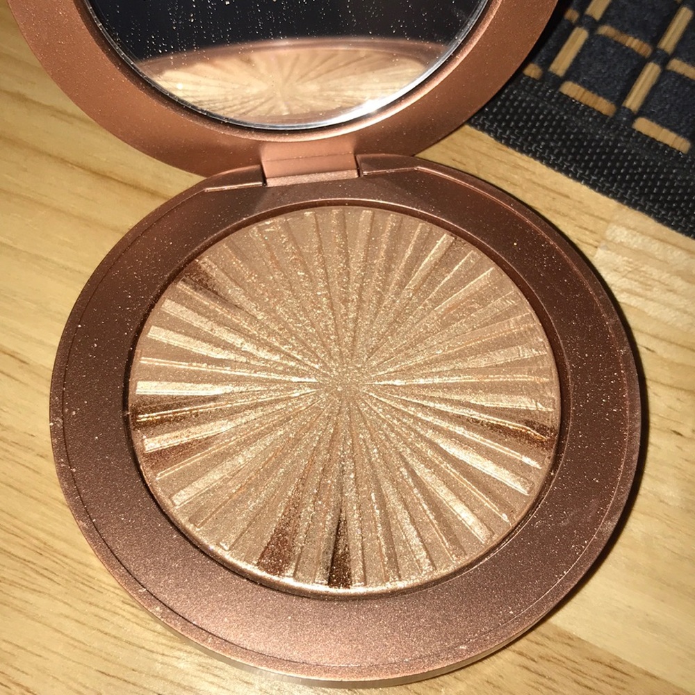 Estée Lauder Bronze Goddess Highlight